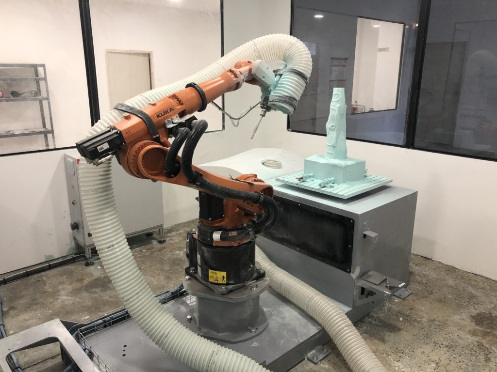 Robotic machining cell with 6 axes robot KUKA